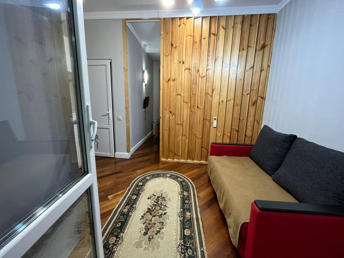 Guest House Esma Sukhumi Exterior photo