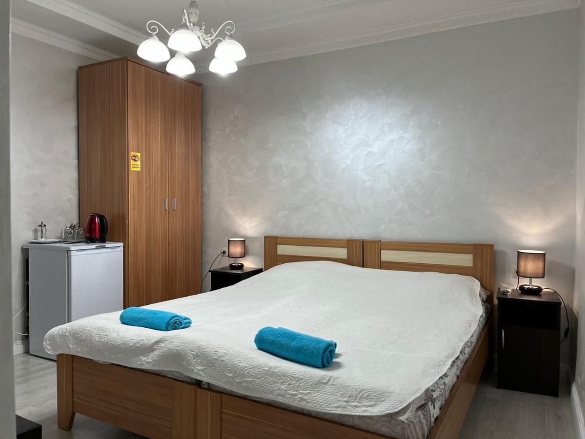 Guest House Esma Sukhumi Exterior photo