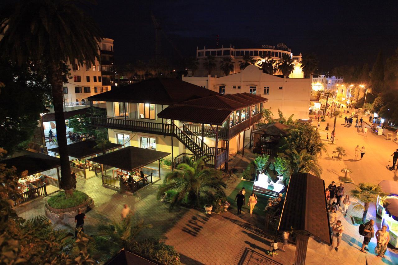 Guest House Esma Sukhumi Exterior photo