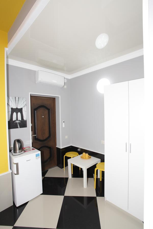 Guest House Esma Sukhumi Exterior photo