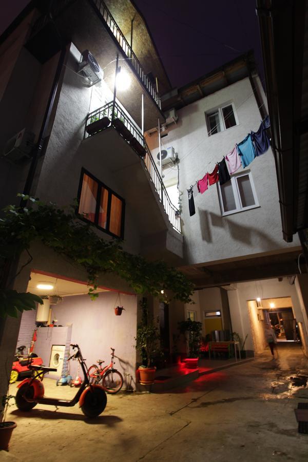 Guest House Esma Sukhumi Exterior photo